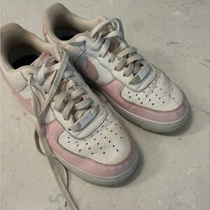 Women’s Nike low dunk sneakers